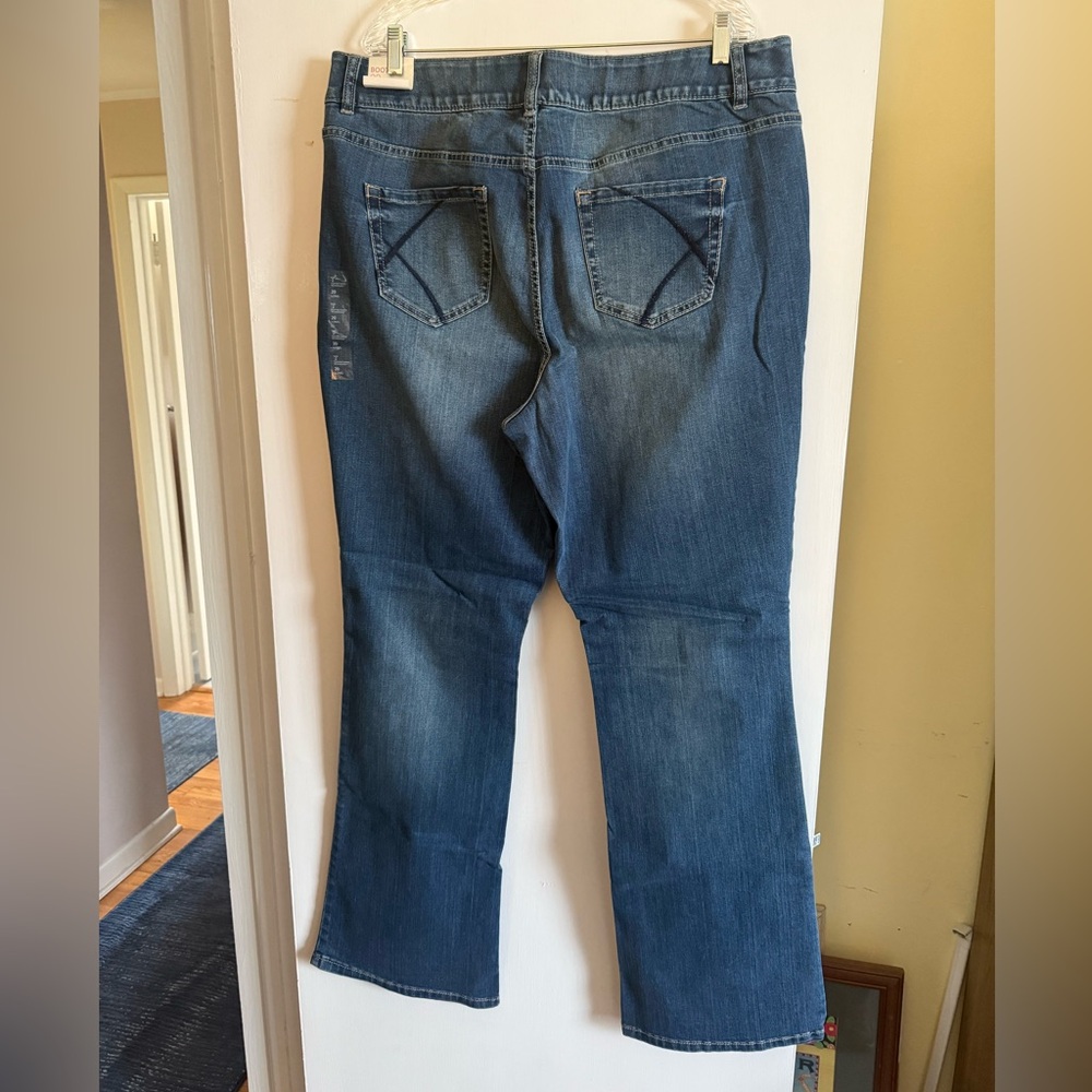 LANE BRYANT T3 Bootcut Jeans 20T NwT - Picture 2 of 6